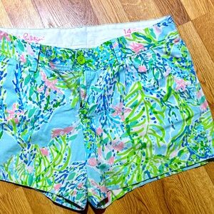 Lilly Pulitzer Callahan shorts. Size 14. So cute! Starfish & seaweed print.